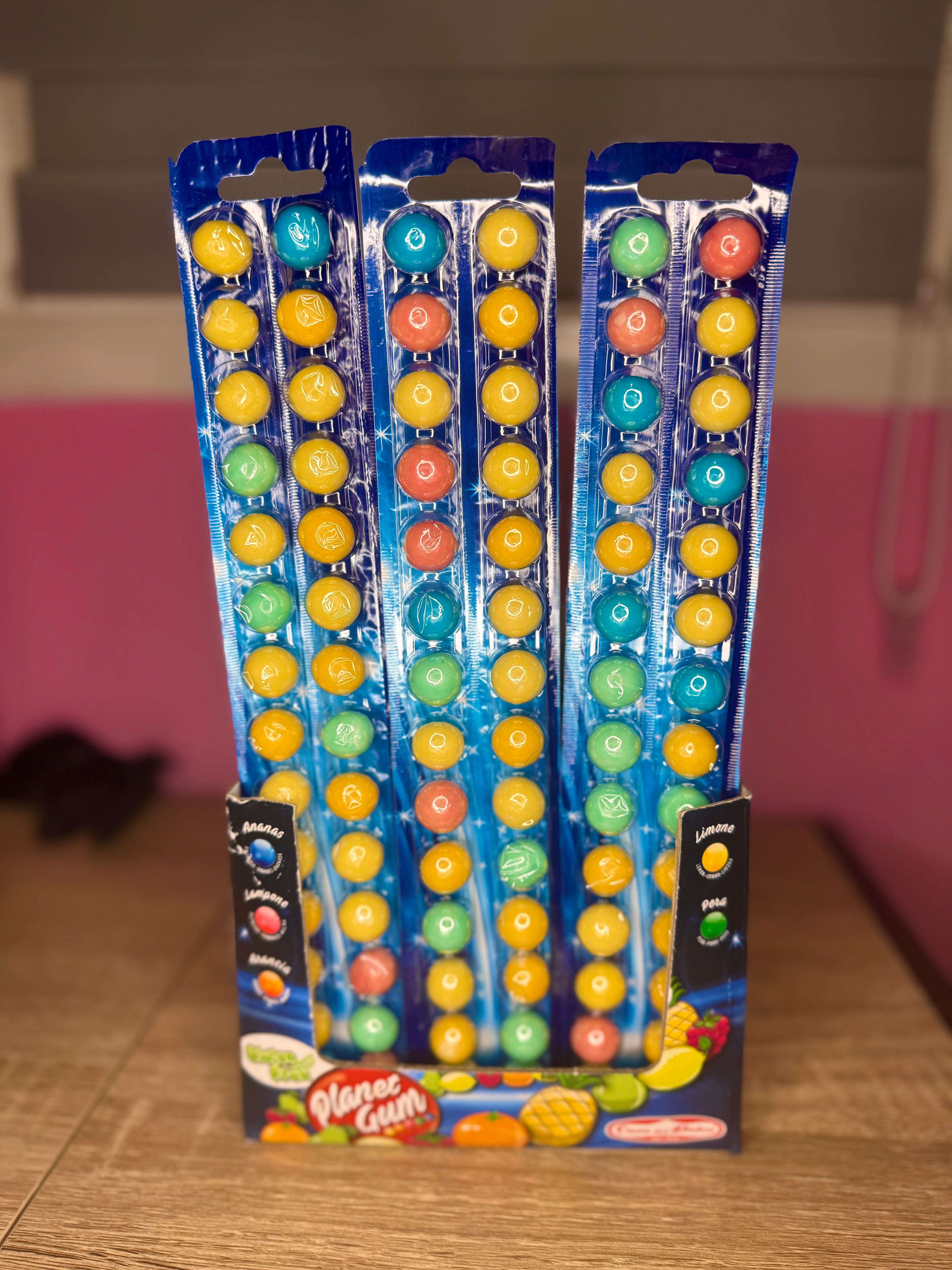 28 boules gum